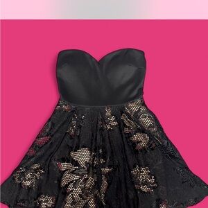 Elegant Black Strapless Lace Dress